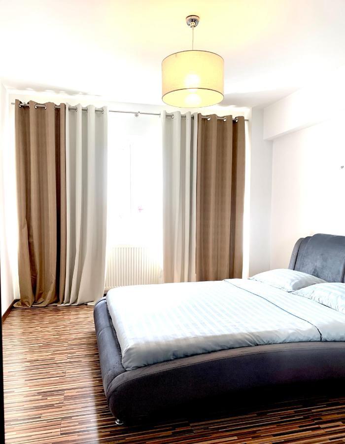 Sunny Central Apartments Сучеава Екстериор снимка