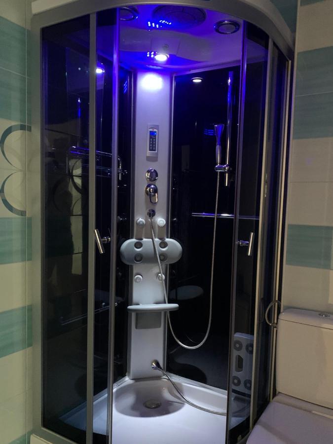 Sunny Central Apartments Сучеава Екстериор снимка